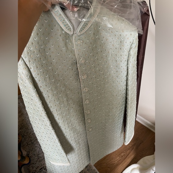 Men’s Sherwani - Picture 3 of 4